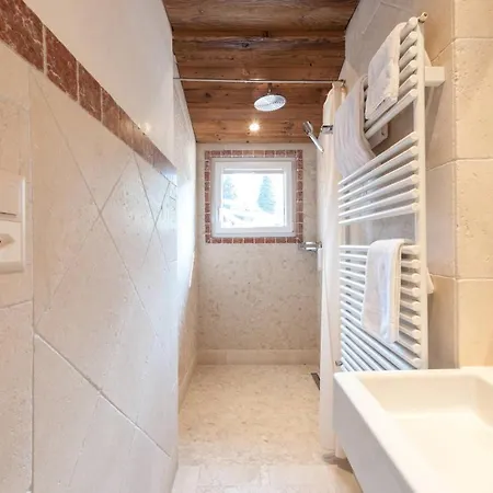 מלון Alpe Fleurie & Restaurant וילארס-סור-אולון